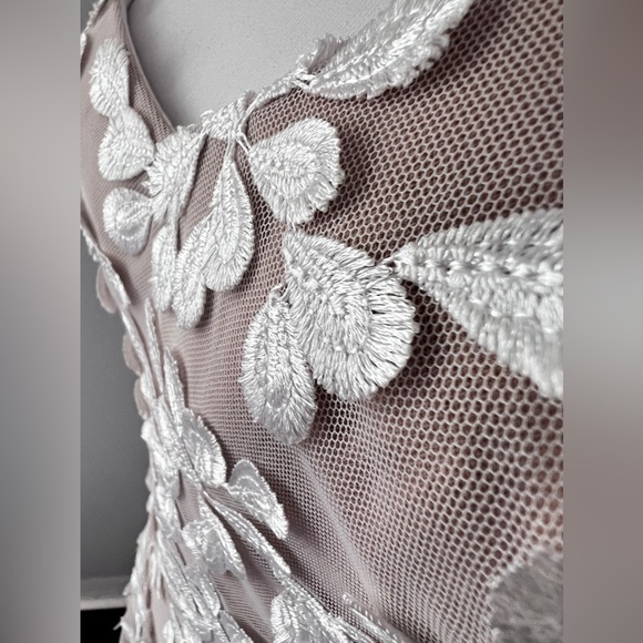 Dress the Population Anabel Semisheer Sweetheart Neck Gown Off White Size M NWT - Picture 7 of 16